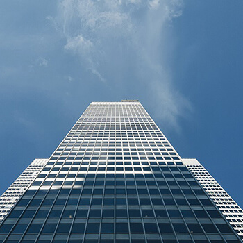 Jak wybrać bezpieczne farby i tynki do domu przyjaznego zdrowiu